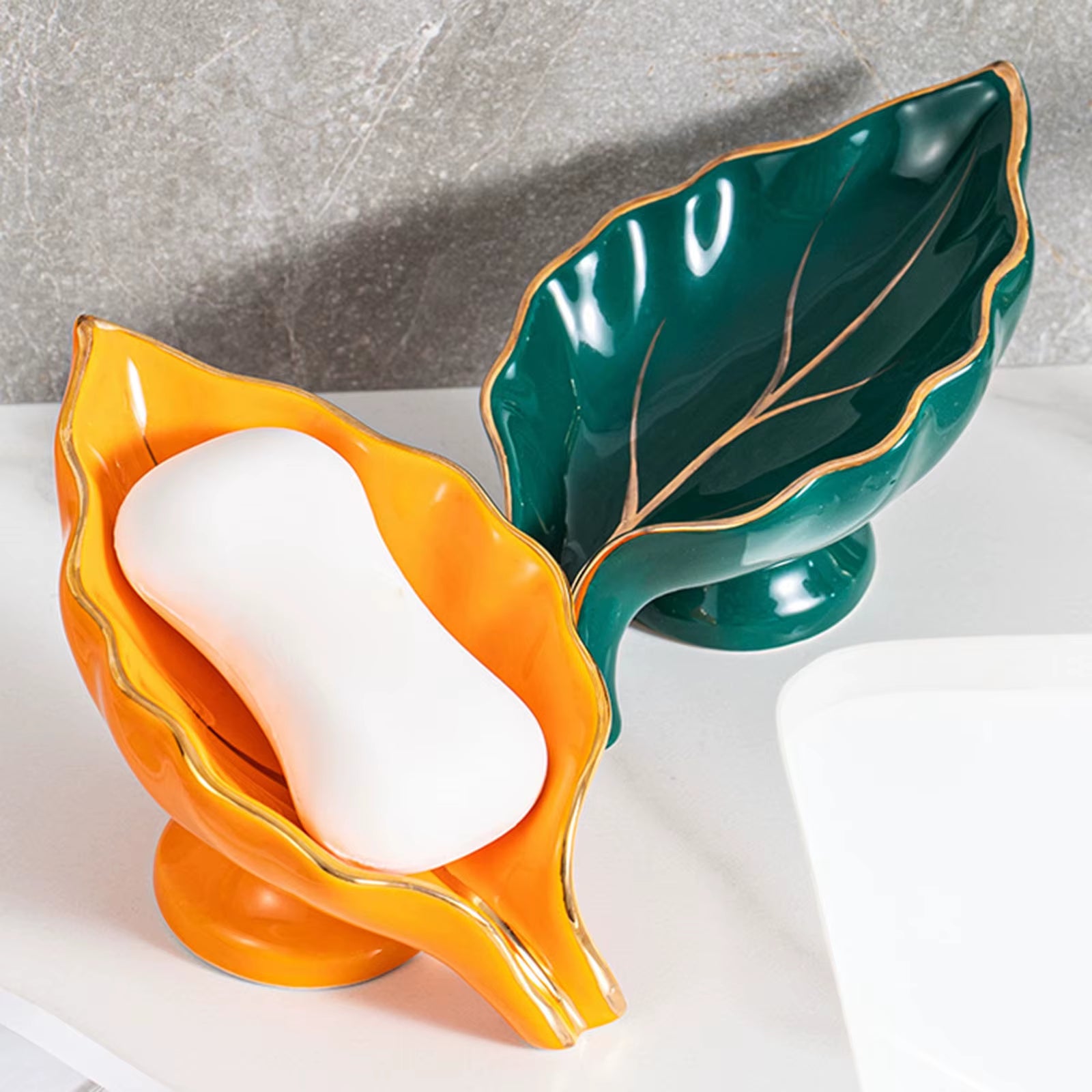 Elegant Self-Draining Ceramic Soap Dish - Stylish Storage for Bathtub, Toilet, and Shower Decor